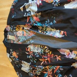 Soma Sheer Kimono Style Wrap Boack Floral Size XXL